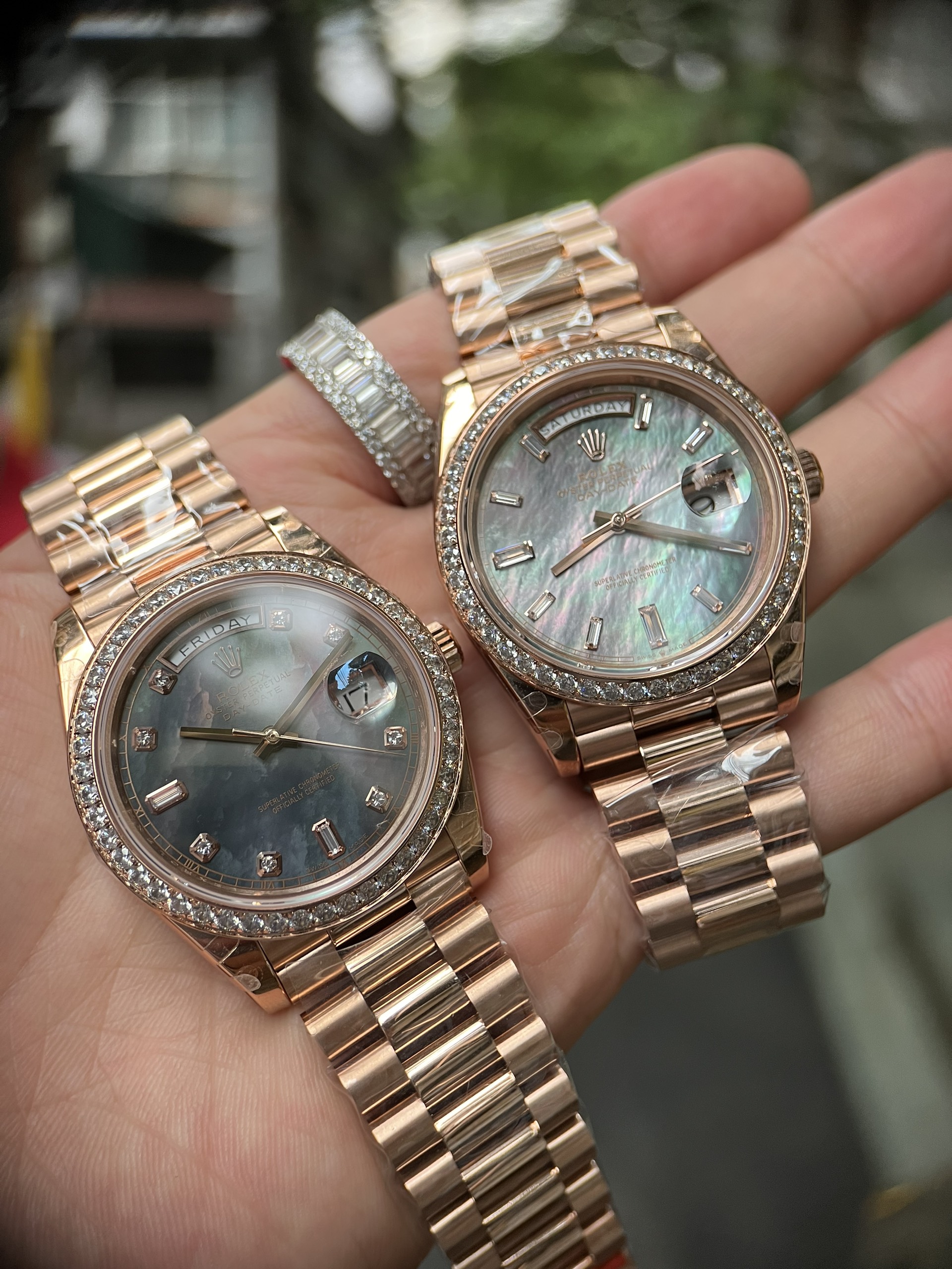 Đồng hồ Rolex Day-Date Rep 1:1 màu vàng hồng mặt xà cừ 40mm