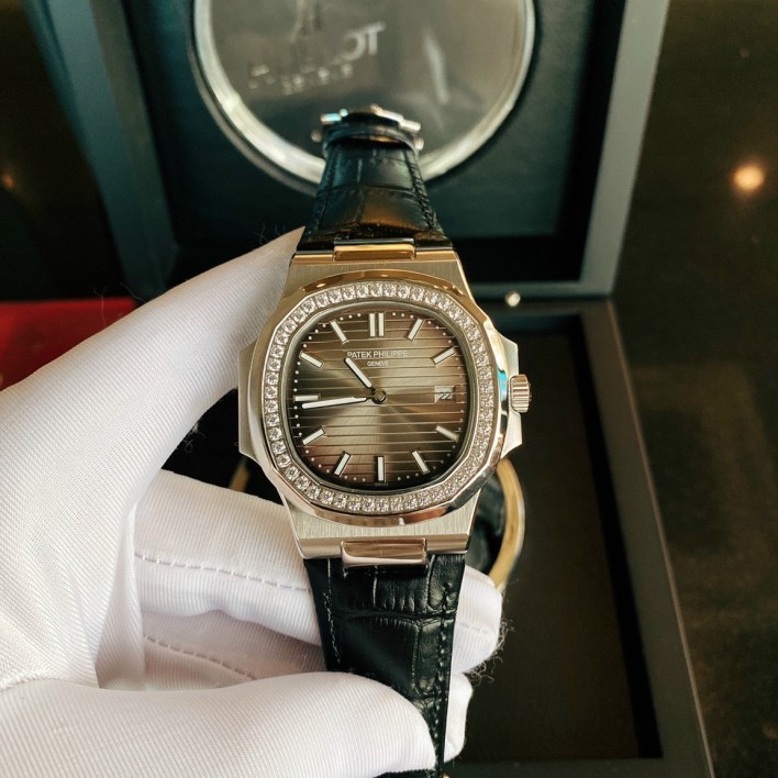 Đồng hồ Patek Philippe nam dây da màu nâu Patek Philippe Nautilus Automatic 40mm 