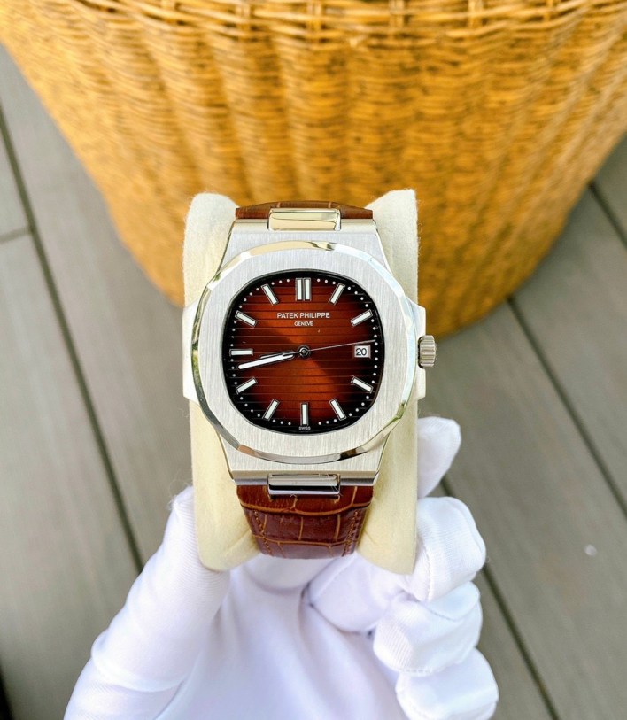 Đồng hồ Patek Philippe nam dây da màu nâu Patek Philippe Nautilus Super Fake 40mm 