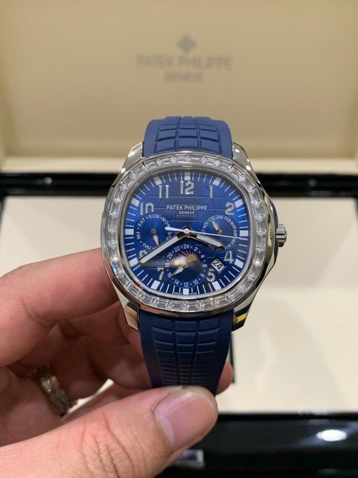 Đồng hồ Patek Philippe Aquanaut Sun & Moon Replica 1:1 Thụy Sỹ màu xanh 40mm 