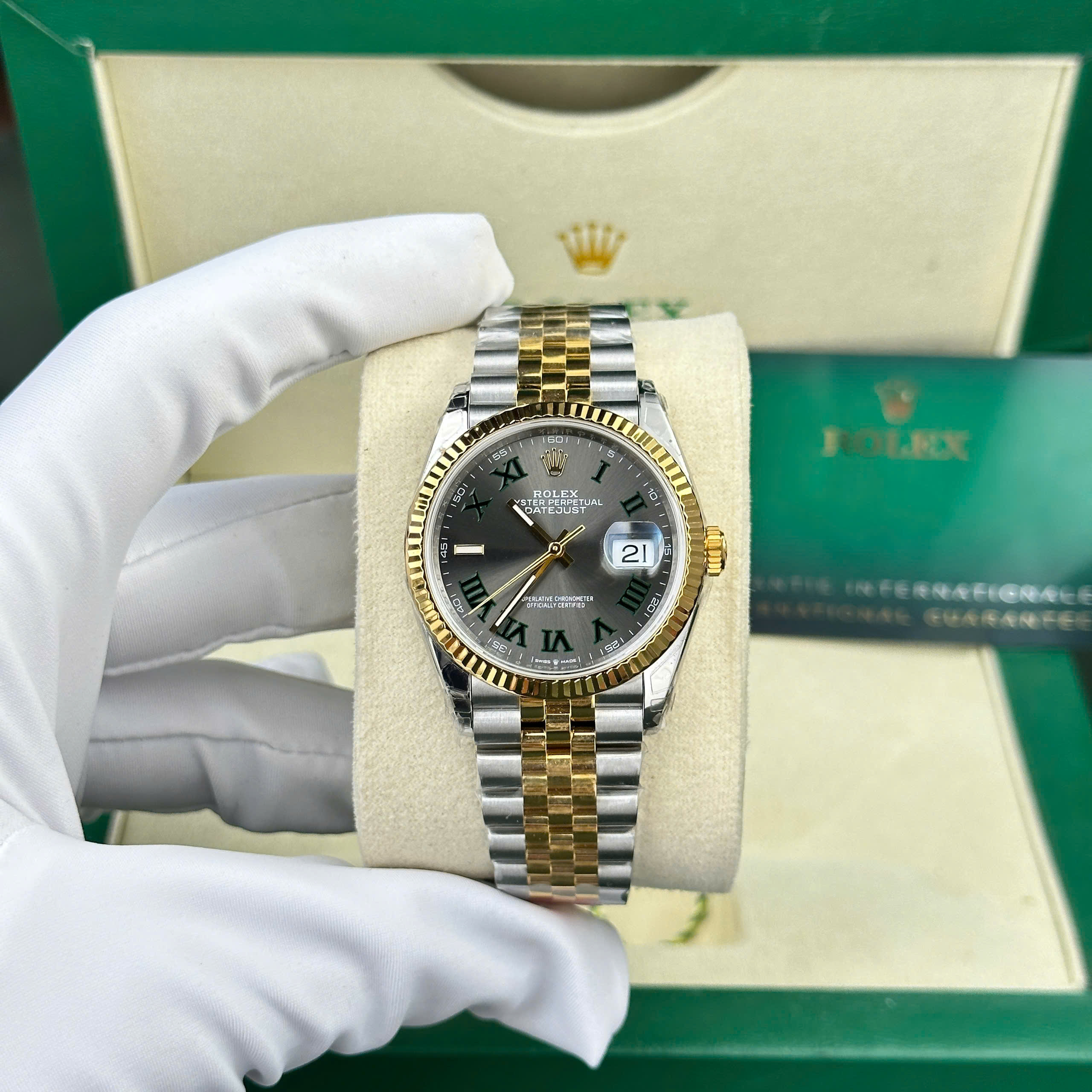 Đồng hồ Rolex DateJust 126231 Rep 11 mặt số wimbledon màu demi vàng gold nhà máy VS 36mm