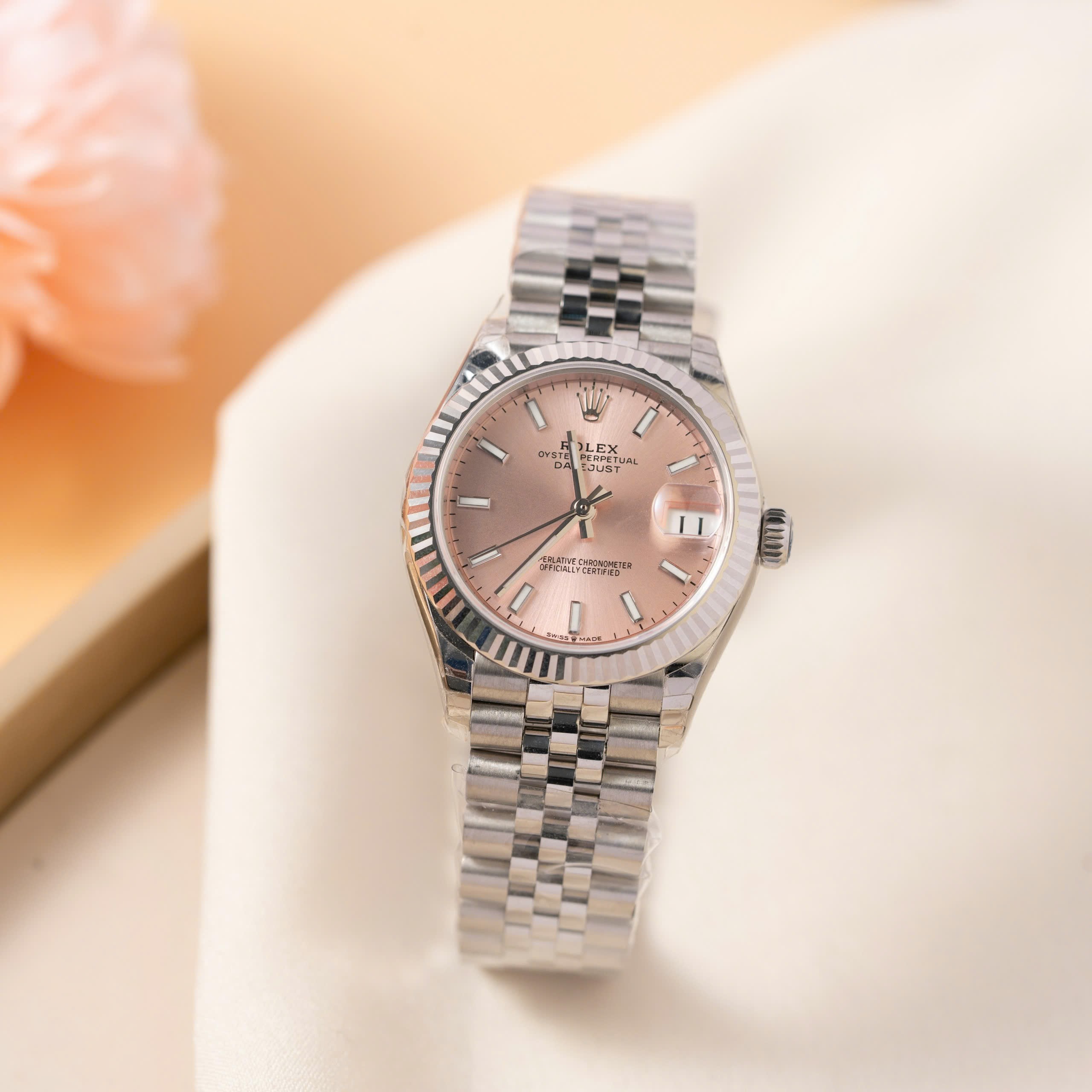 Đồng hồ Rolex DateJust Replica 11 nữ mặt hồng cọc số dạ quang 31mm