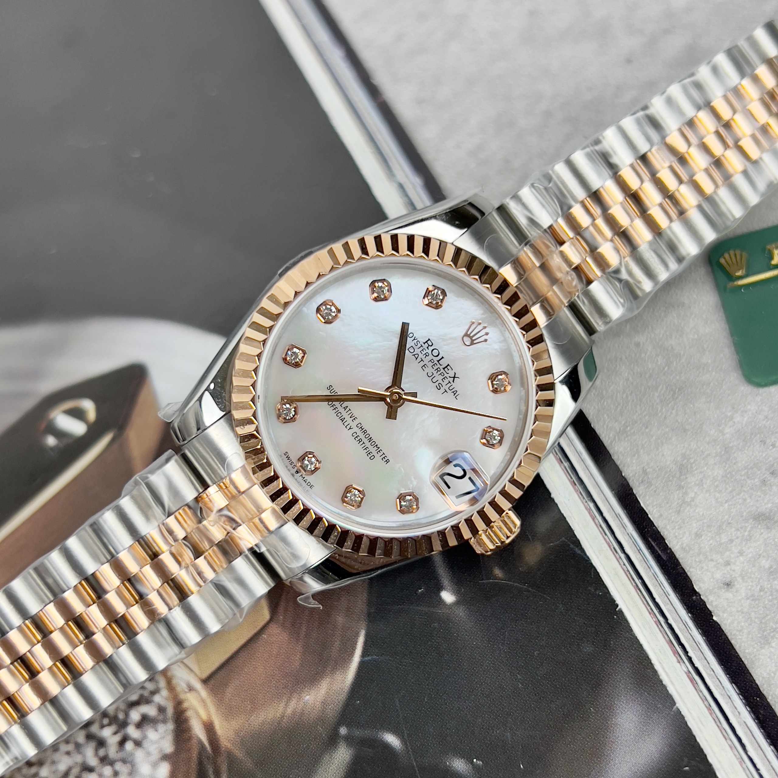Đồng hồ Rolex DateJust nữ mặt khảm xà cừ Replica 11 EW Factory 31mm