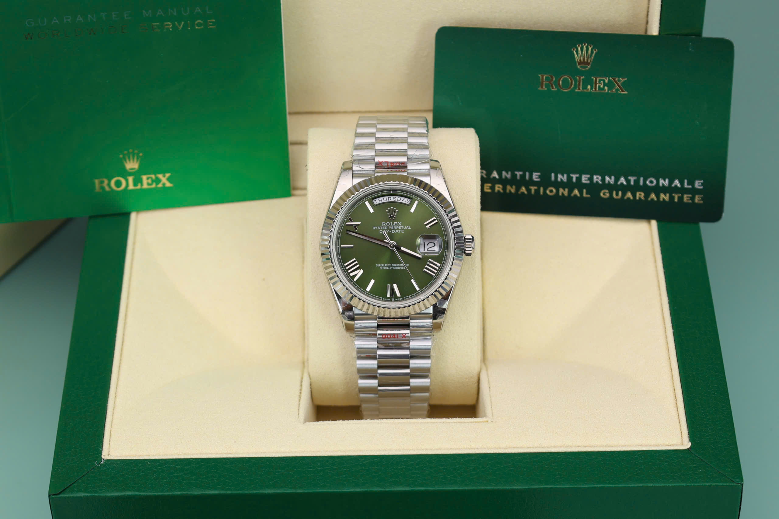 Đồng hồ Rolex Day-Date 228236 Chế Tác mặt xanh lá cây trọng lượng 175gram GM factory 40mm