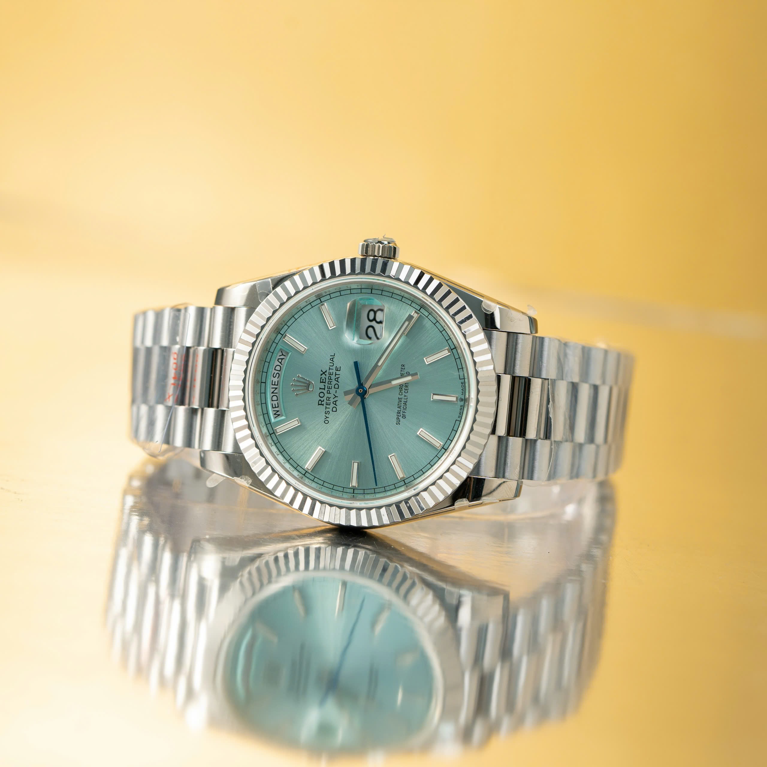Đồng hồ Rolex Day-Date 228236 Rep 11 mặt xanh băng trọng lượng 175gram nhà máy GM 40mm