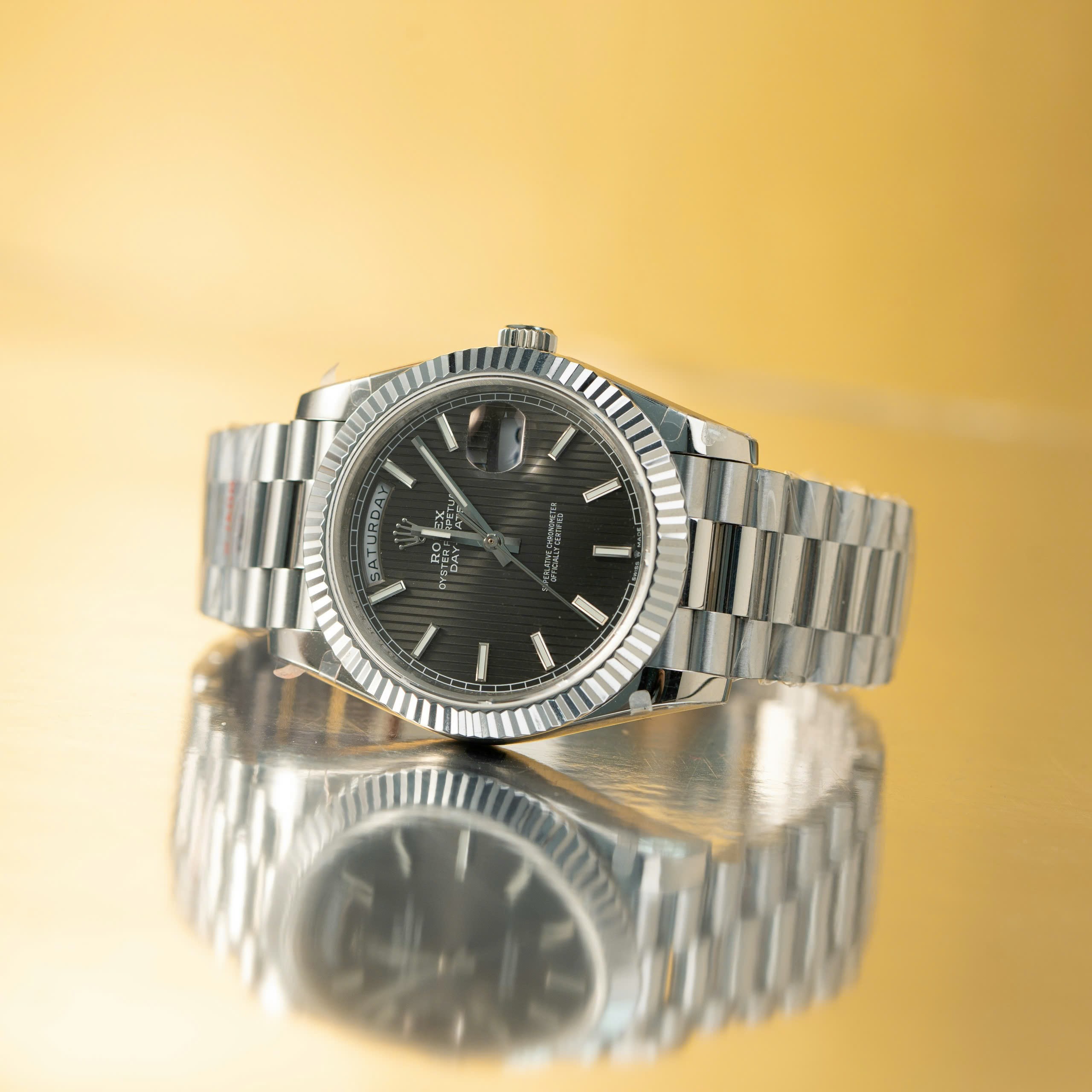 Đồng hồ Rolex Day-Date 228236 Replica 11 cọc số dạ quang mặt đen nhà máy GM 40mm