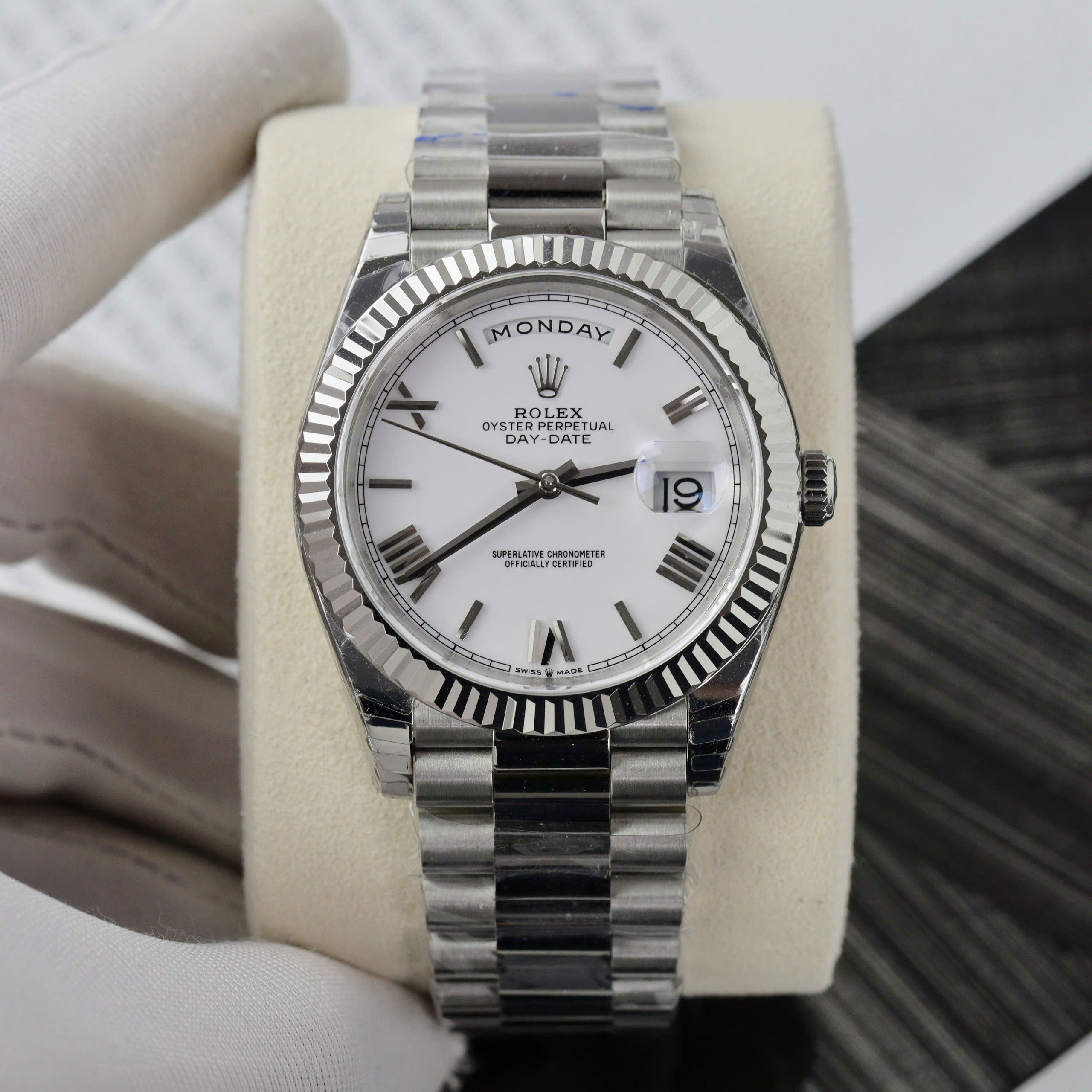 Đồng hồ Rolex Day-Date Fake 1 1 mặt trắng cọc số la mã nhà máy EW 40mm