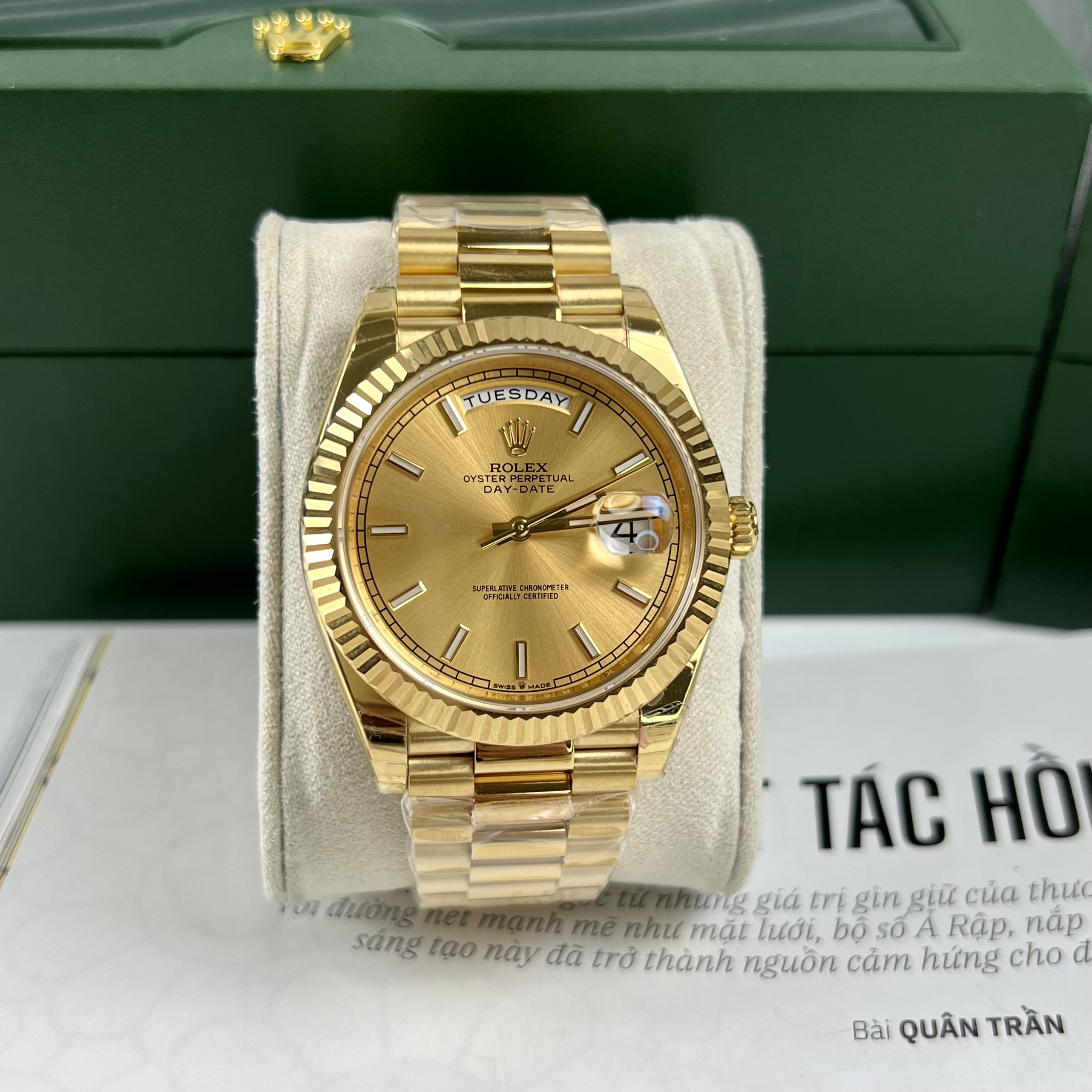 Đồng hồ Rolex Day-Date Replica 1:1 màu vàng Gold EW Factory 40mm