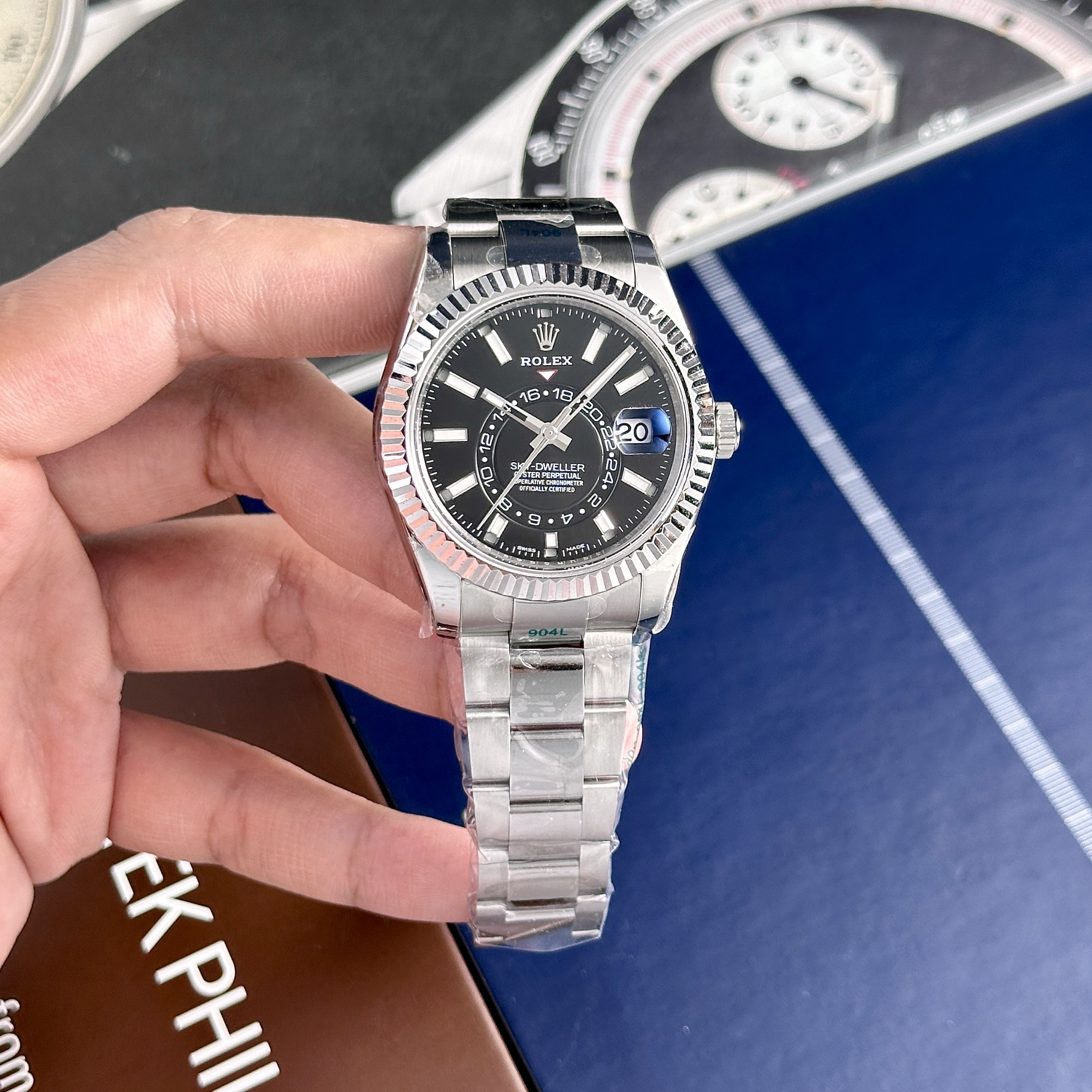 Đồng hồ Rolex Rep 11 Sky-Dweller 326934 mặt đen 42mm