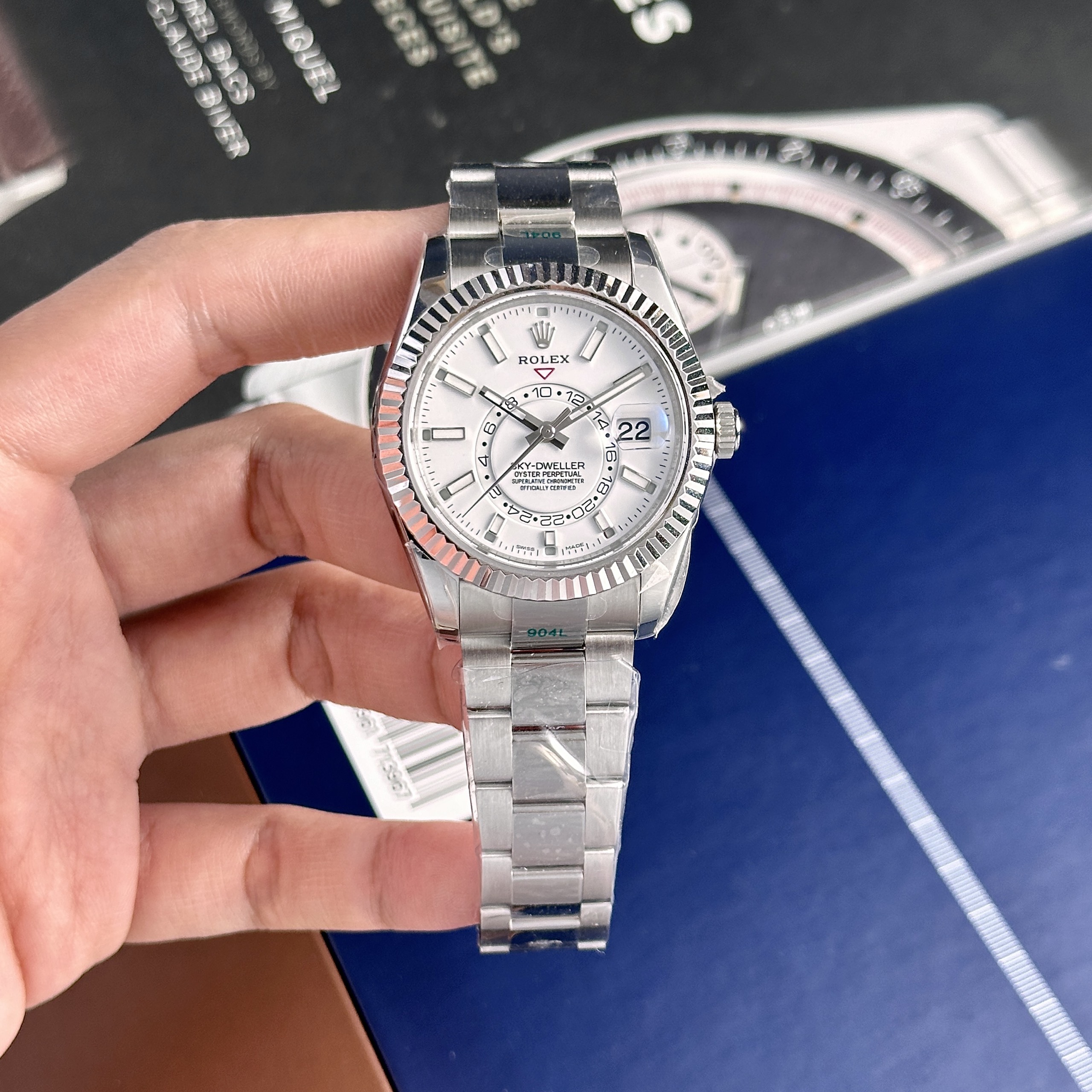 Đồng hồ Rolex Rep 11 Sky-Dweller 326934 mặt trắng 42mm