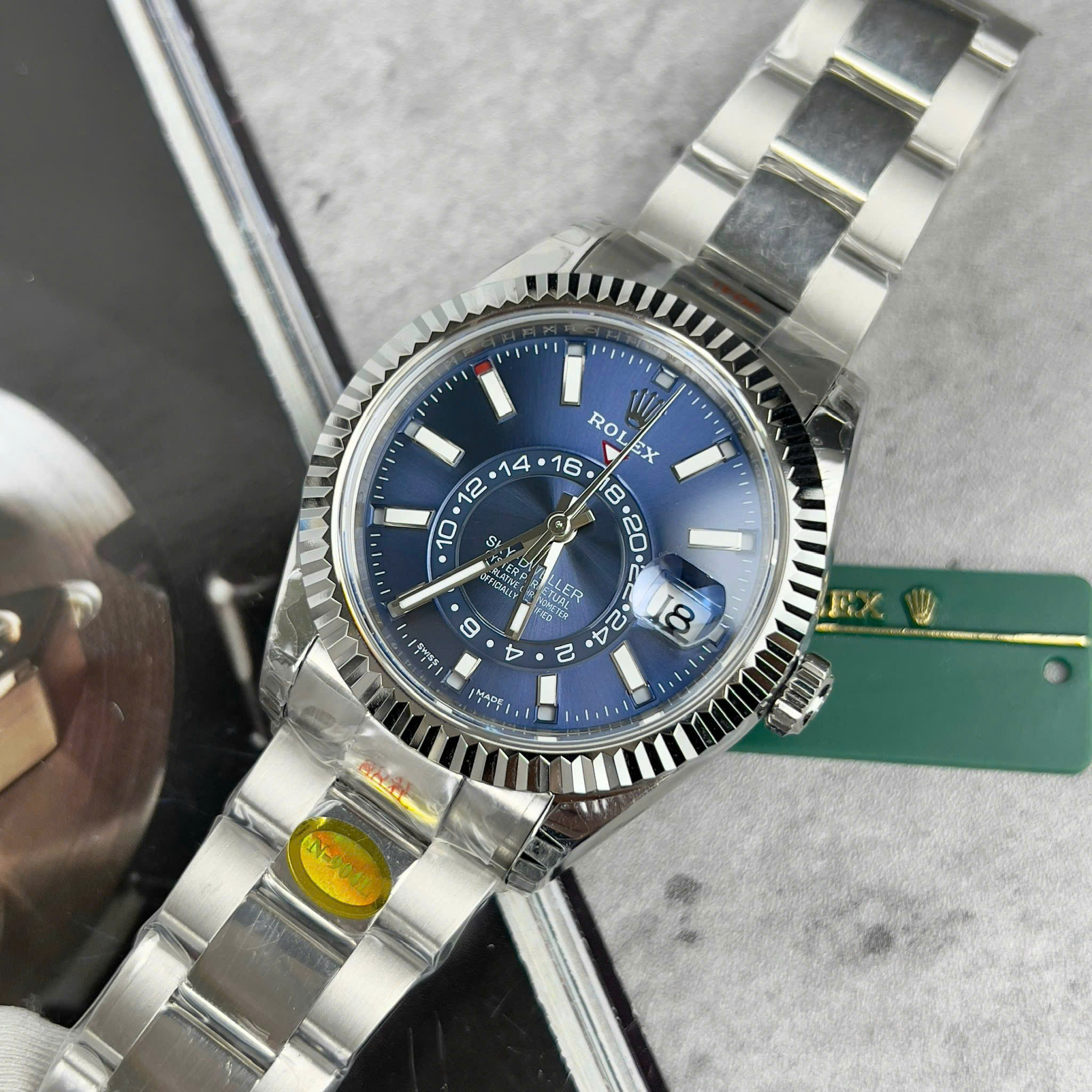Đồng hồ Rolex Rep 11 Sky-Dweller 326934 mặt xanh dương dây kim loại 42mm