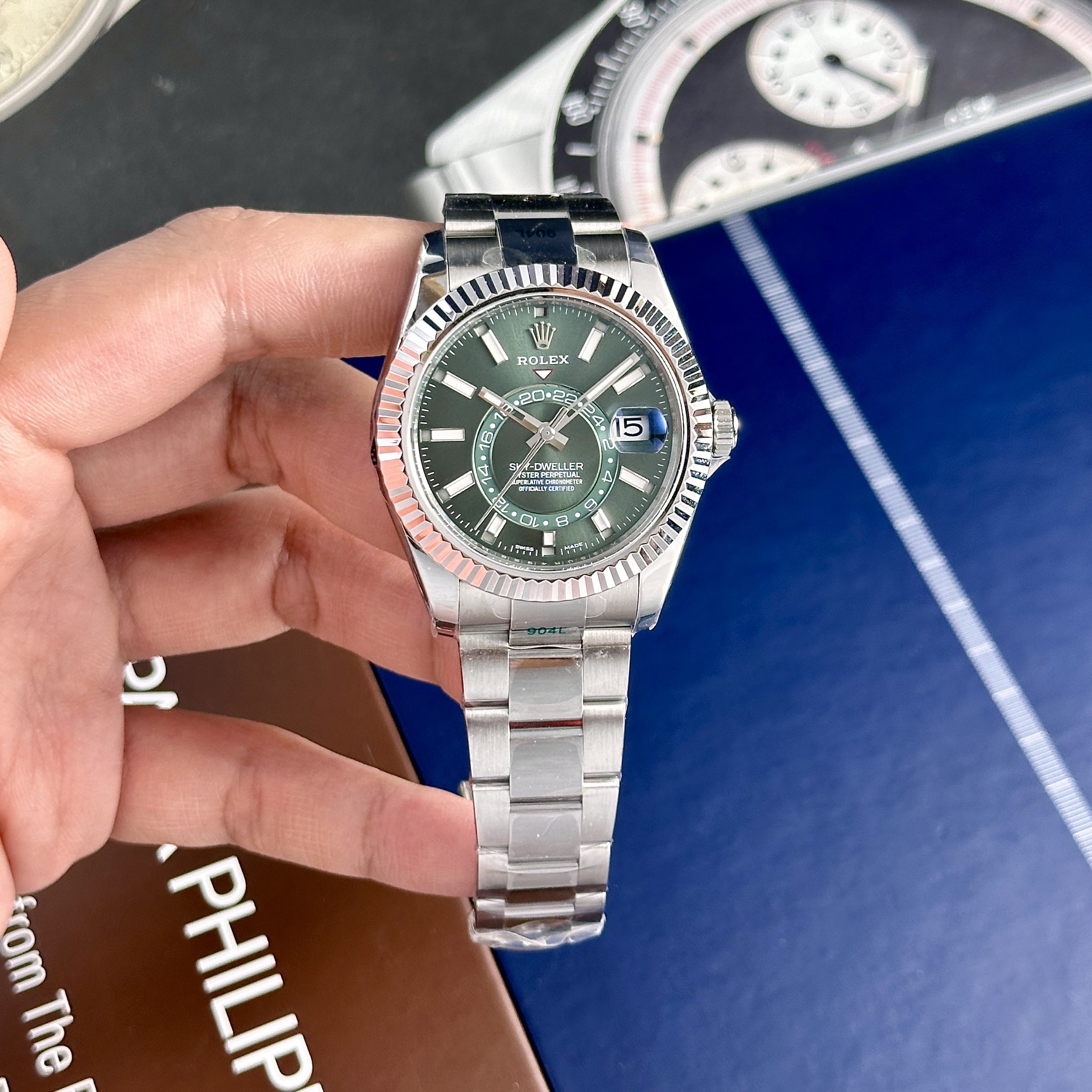 Đồng hồ Rolex Rep 11 Sky-Dweller 326934 mặt xanh lá cây 42mm