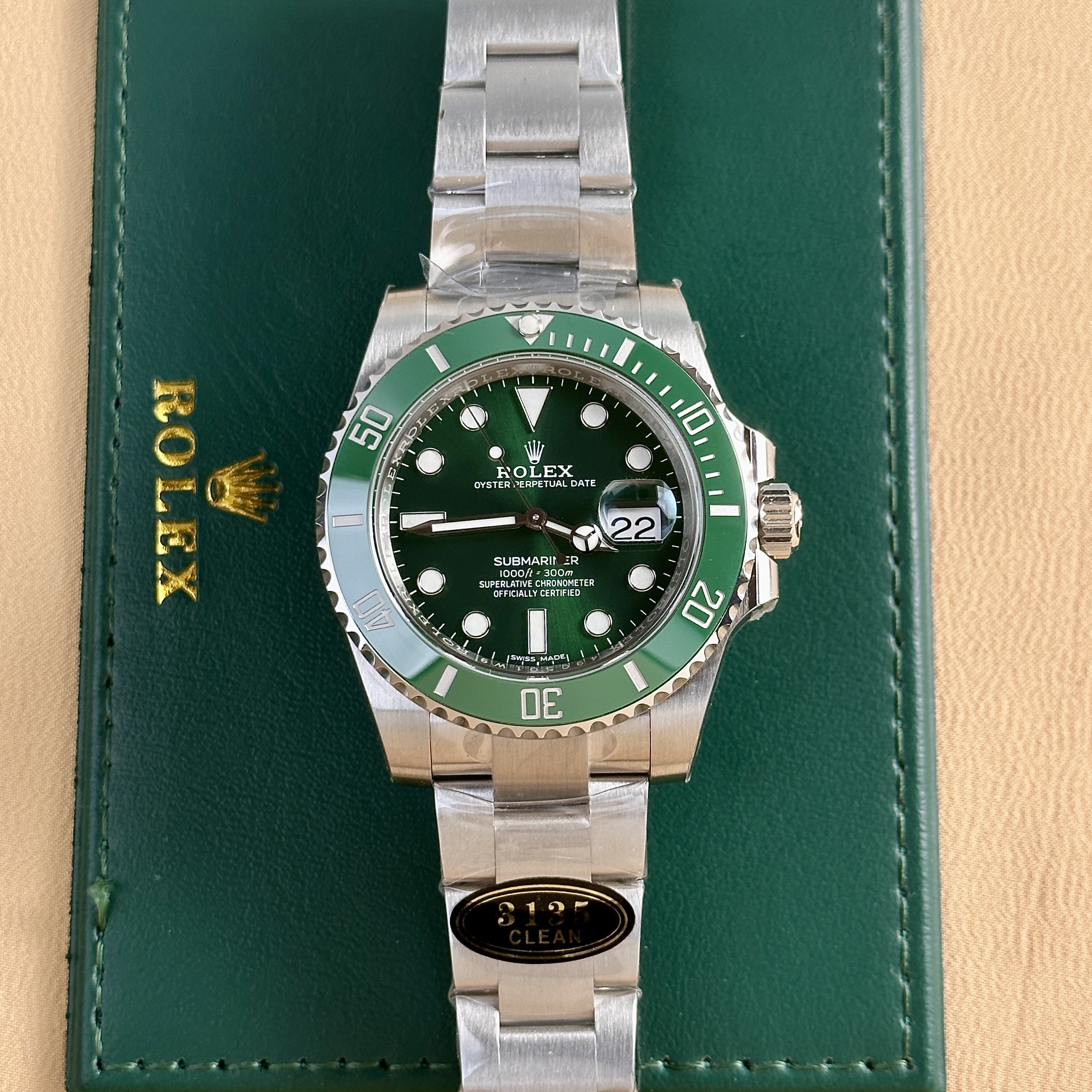 Đồng hồ Rolex Submariner Hulk màu xanh Rep 11 Thụy Sỹ Clean Factory 40mm