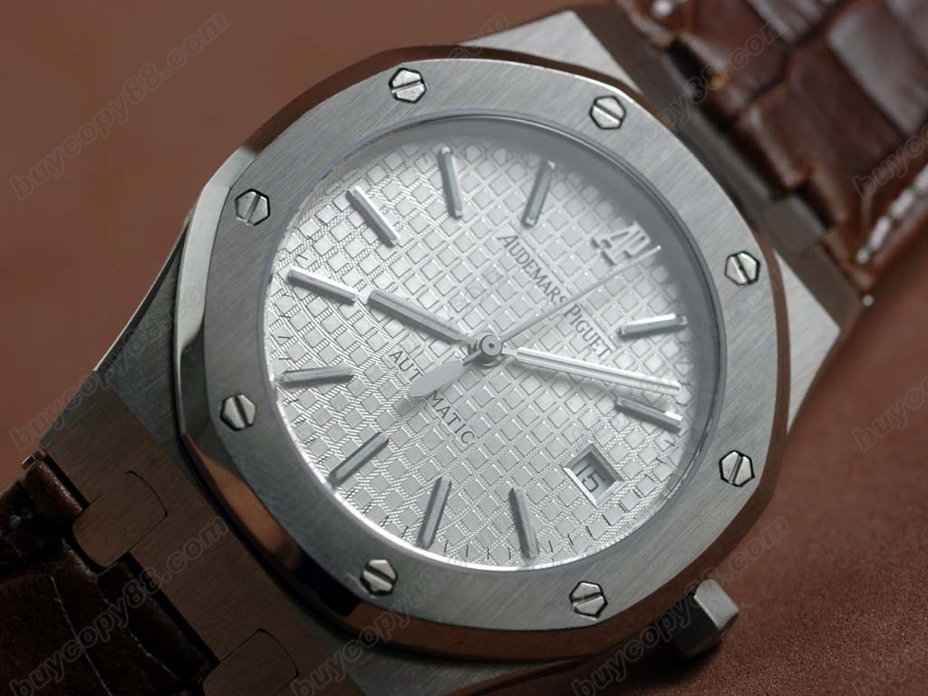 愛彼錶【男性用】 Royal Oak Jumbo 39mm SS/LE White Swiss Eta 2824自動機芯搭載　4