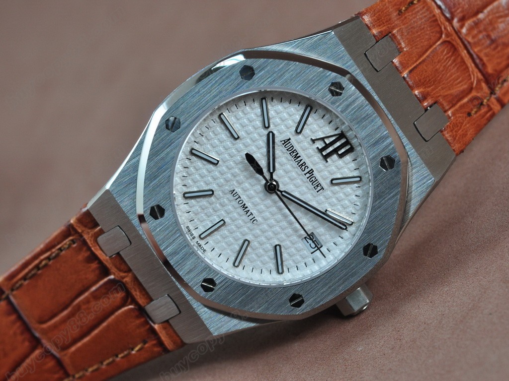 愛彼錶【男性用】Royal Oak Jumbo 39mm SS/LE White Swiss Eta 2824-2自動機芯搭載6