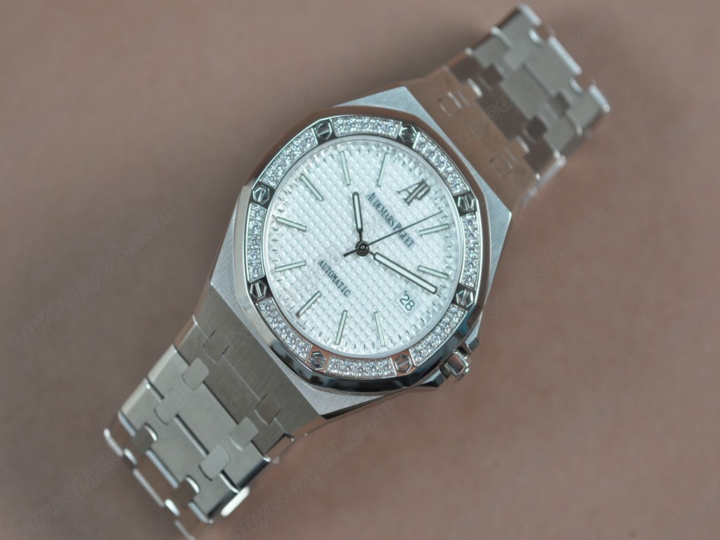 愛彼錶【男性用】 Royal Oak Jumbo 42mm SS/SS/Diam White dial Swiss Eta 2824-2自動機芯搭載3