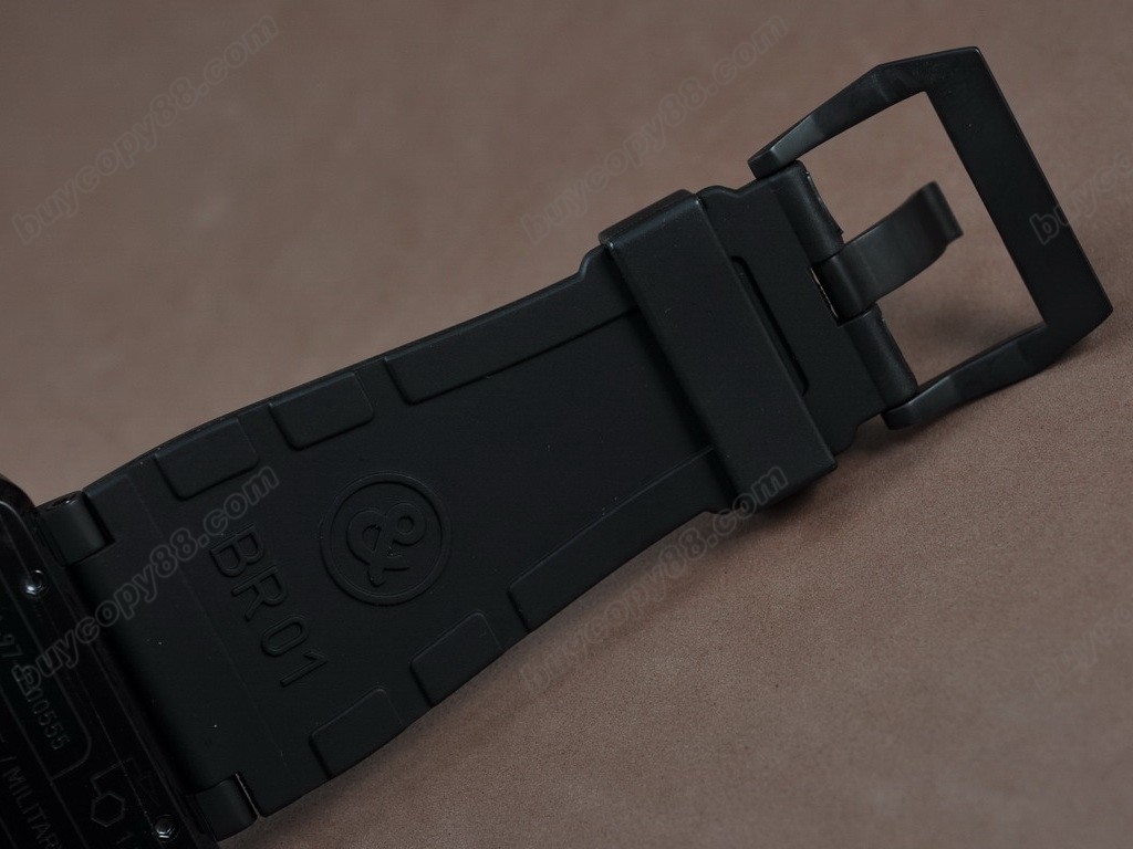 Bell & Ross【男性用】 BR 01-96 PVD Black/White 46mm Asia Eta 2836-2ートマチック搭載1