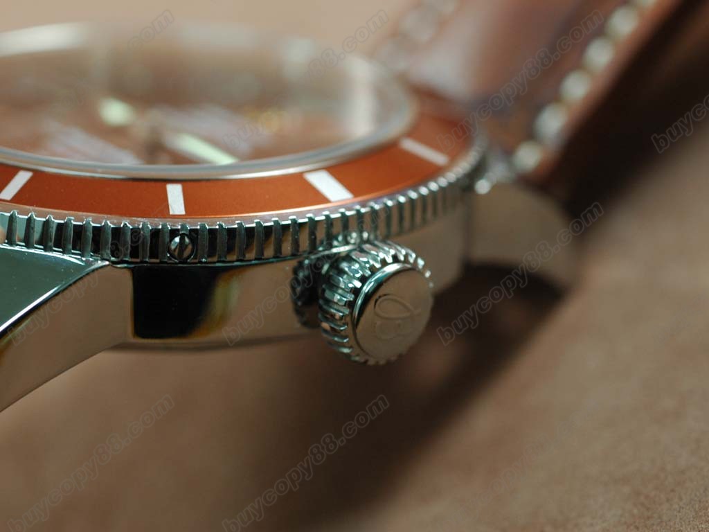百年靈【男性用】Superocean Heritage SS/LE Brown Asian Eta 2824-2自動機芯搭載3
