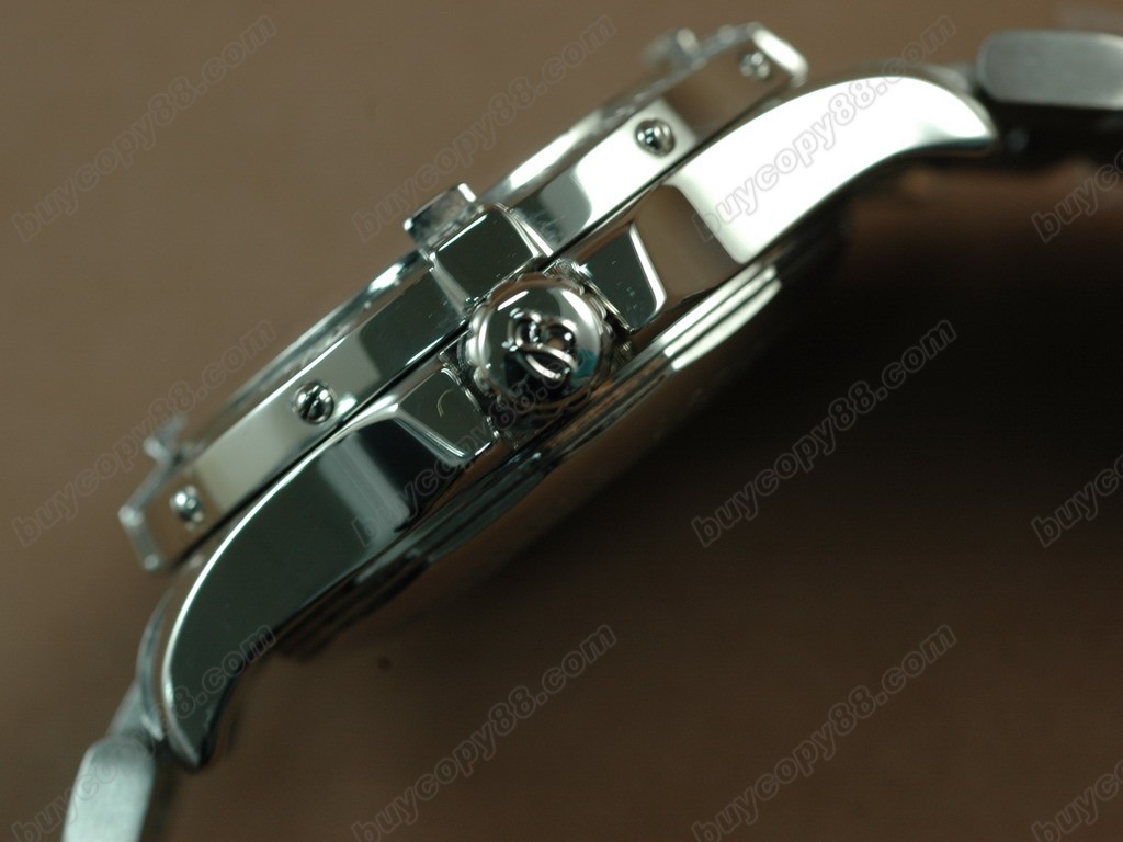 百年靈【男性用】 Superocean Steelfish SS Black Swiss Eta 2836-2自動機芯搭載　2