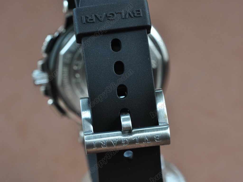 寶格麗  Diagono Aluminium ChronoOS20 石英機芯搭載0