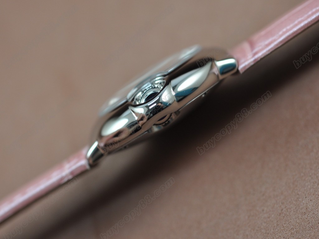 卡地亞【女性用】 Ballon Blue de Cartier Ⅱ White Swiss石英機芯搭載 0