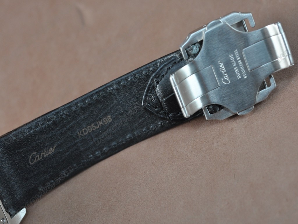 卡地亞【男性用】Santos SS/Le/White Swiss Eta 2824-2 自動機芯搭載.振頻每小時 28,800 次2