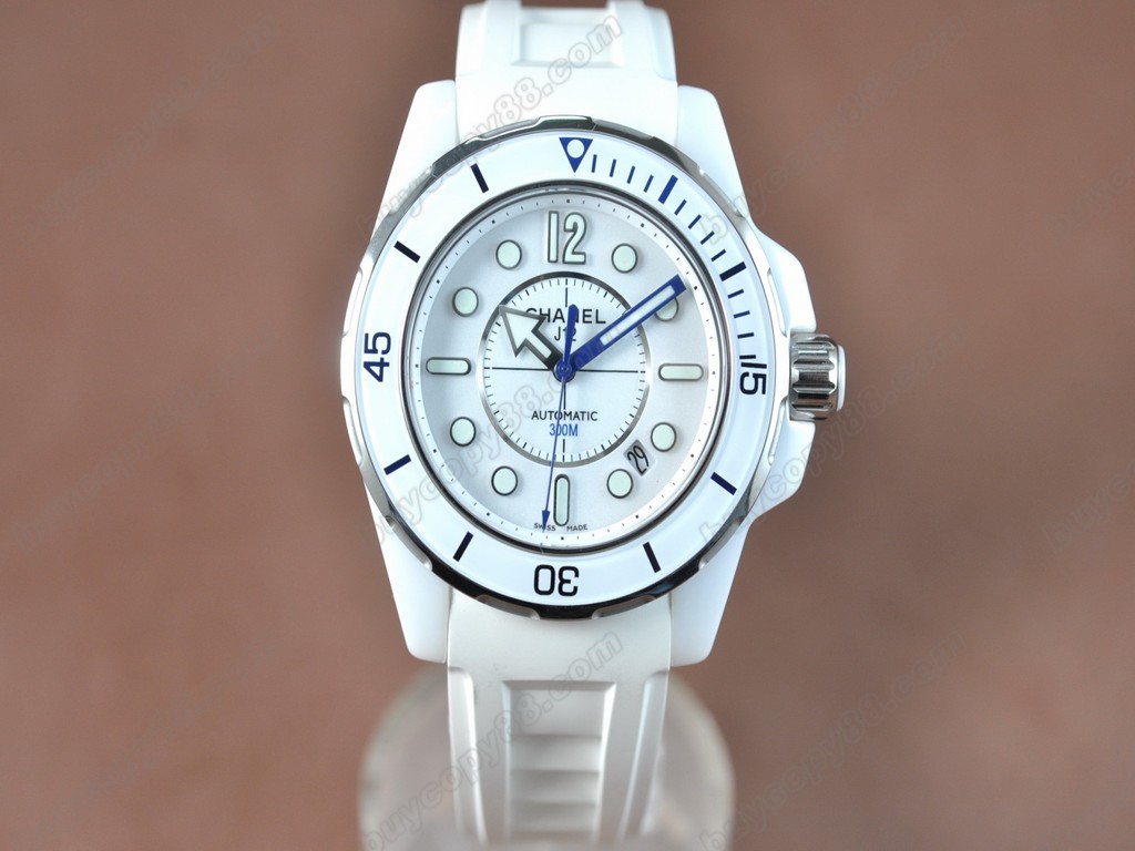 香奈兒【男性用】 J12 (Best version)White Ceramic RU/White Swiss Eta 2824-2 自動機芯搭載10