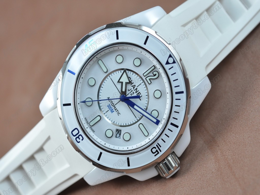 香奈兒【男性用】 J12 (Best version)White Ceramic RU/White Swiss Eta 2824-2 自動機芯搭載5