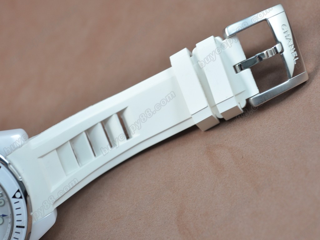 香奈兒【男性用】 J12 (Best version)White Ceramic RU/White Swiss Eta 2824-2 自動機芯搭載0