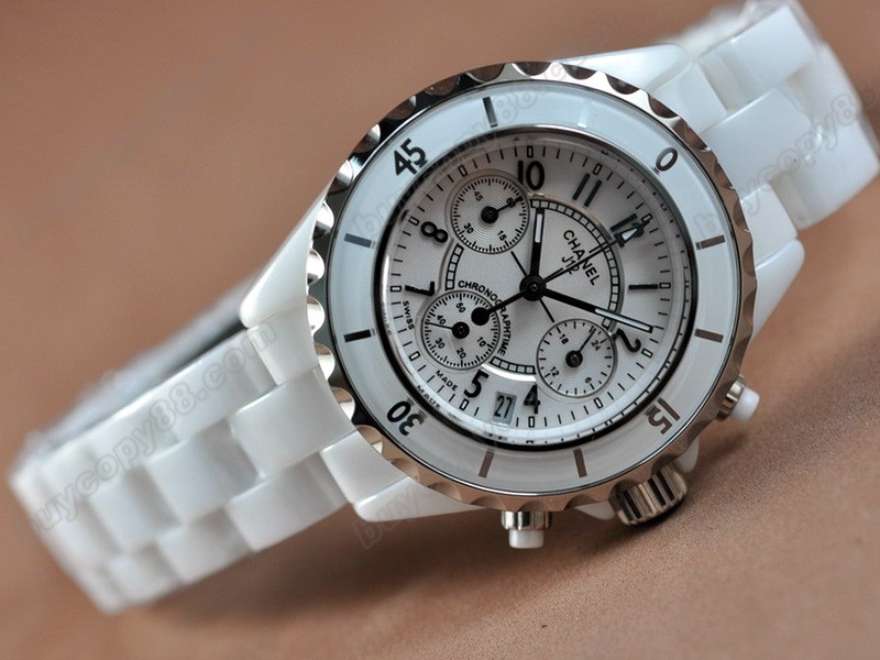 香奈兒【女性用】 J12 White Chronograph, Full Ceramic Working ChronosJapanese OS20 石英機芯搭載1