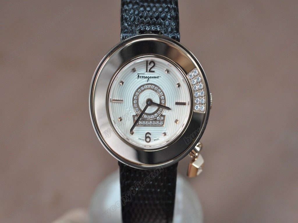 菲拉格慕【女性用】 Ladies RG/LE White MOP Dial Swiss 石英機芯搭載　1