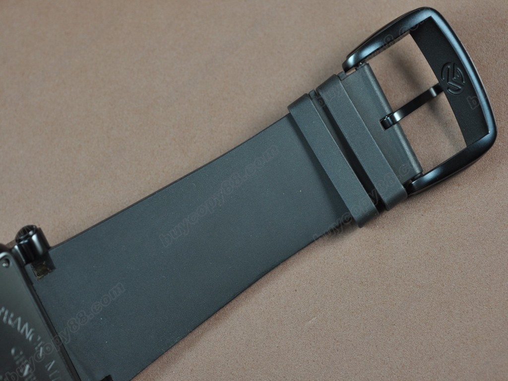 法蘭克穆勒【男性用】 Black King Conquistador PVD/RU Black dial A-7750自動機芯搭載.振頻每小時 28,800 次9