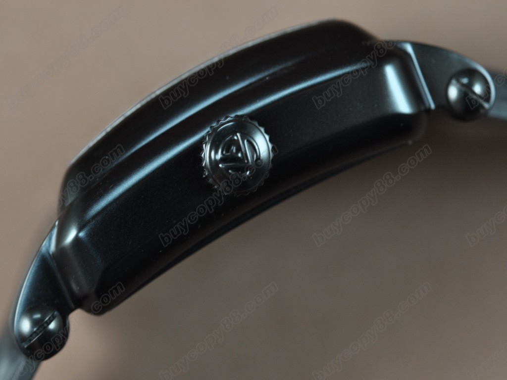法蘭克穆勒【男性用】 Black King Conquistador PVD/RU Black dial A-2824-2自動機芯搭載2