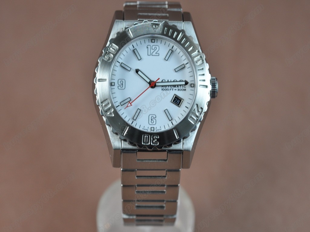 古馳 【男性用】Men G Timeless SS/SS White Swiss Eta 2824-2自動機芯搭載0