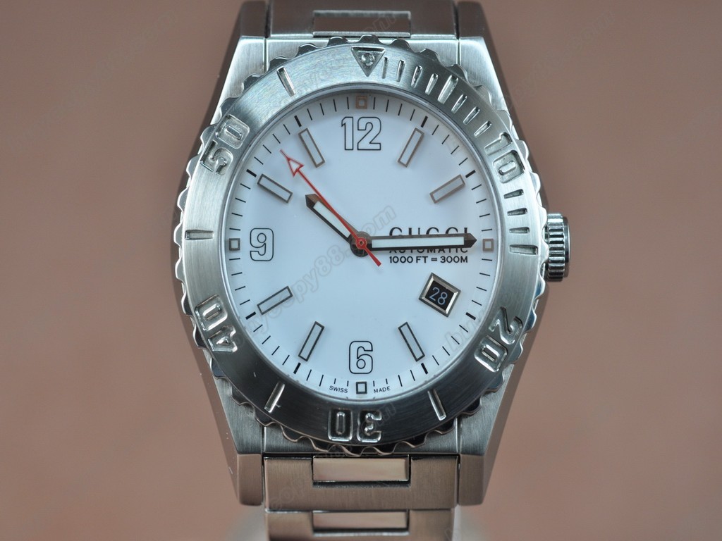 古馳 【男性用】Men G Timeless SS/SS White Swiss Eta 2824-2自動機芯搭載1