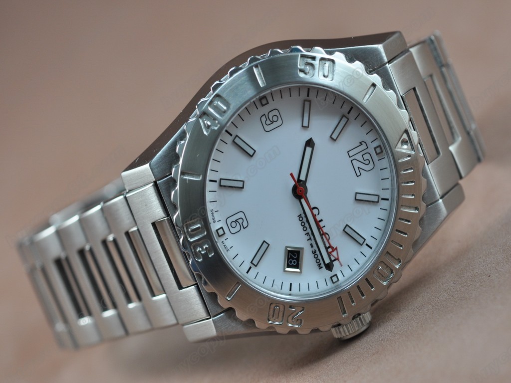 古馳 【男性用】Men G Timeless SS/SS White Swiss Eta 2824-2自動機芯搭載2