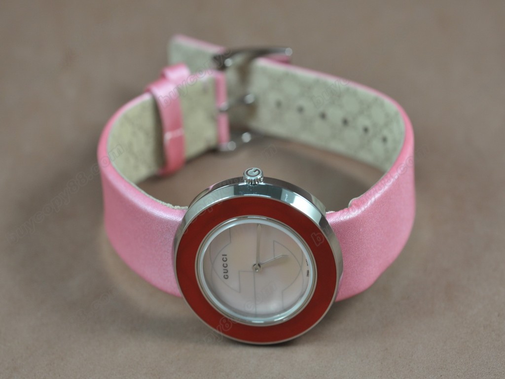 古馳 【女性用】U Play Mid size SS/LE Pearl pink dial Jap石英機芯搭載2