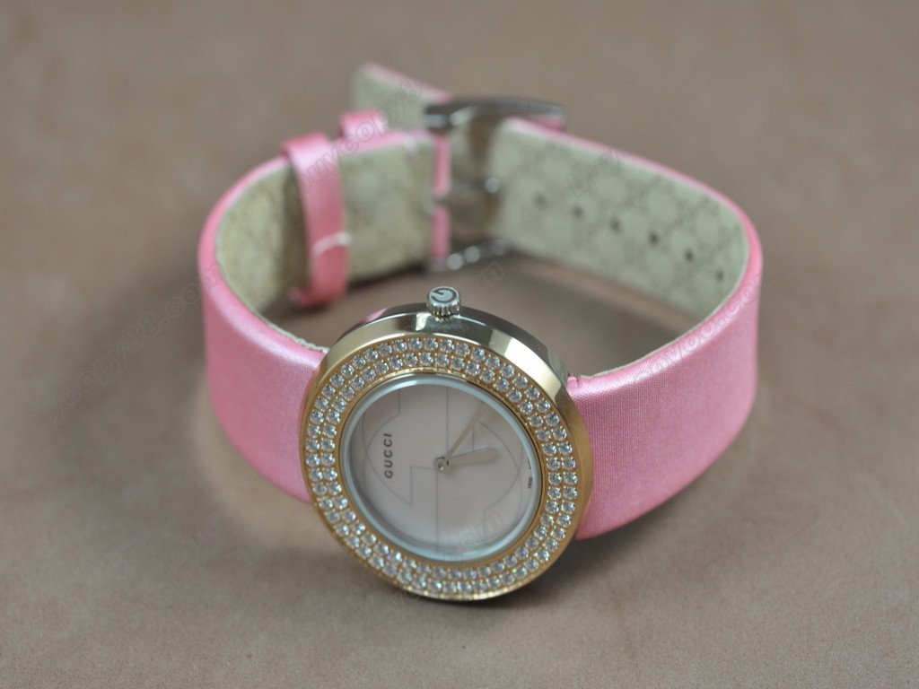 古馳 【女性用】U Play Mid size RG/LE Pearl pink dial Jap 石英機芯搭載2