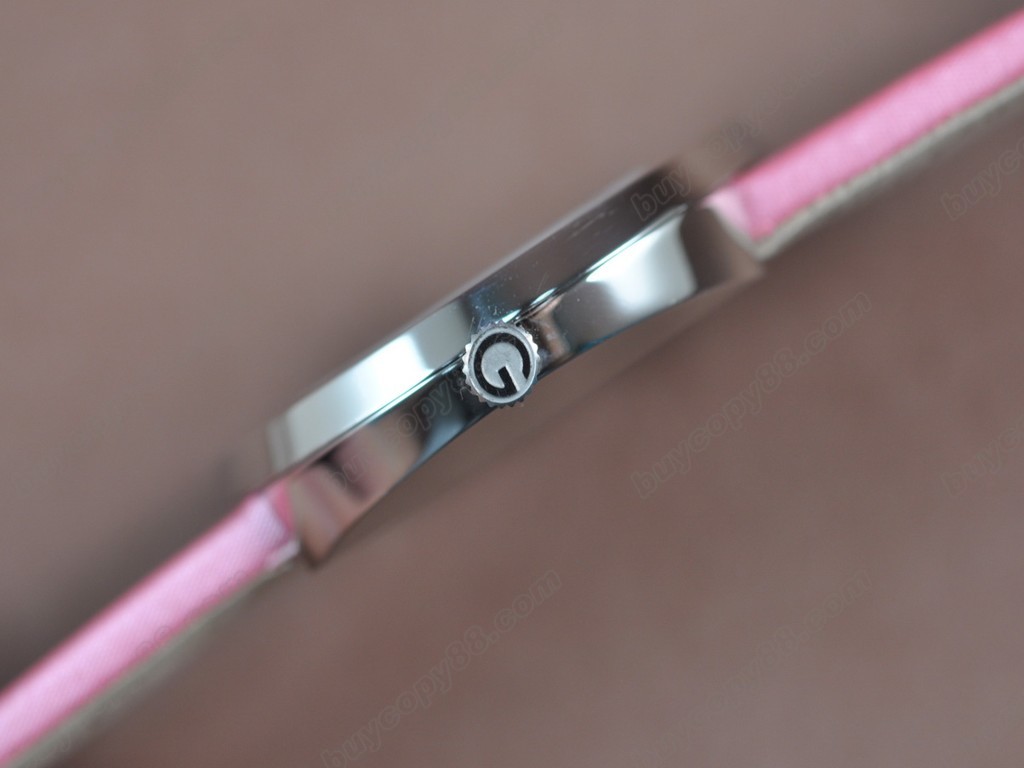 古馳 【女性用】 U Play Mid size SS/LE Pearl pink dial Japanese  石英機芯搭載3