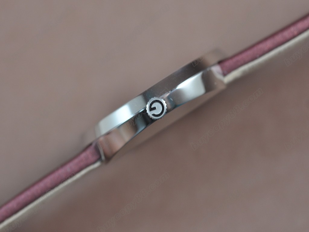 古馳 【女性用】U Play Mid size SS/LE Brown dial Japanese  石英機芯搭載3