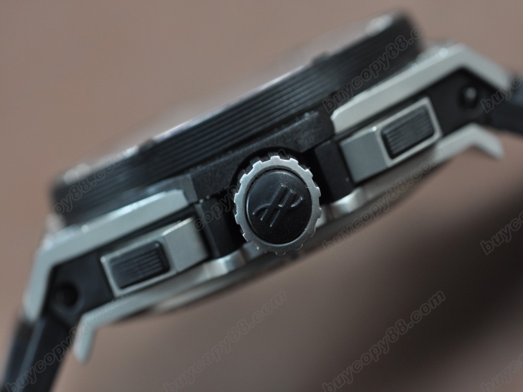 御博 【男性用】Big Bang King Power RU Black Asia7750自動機芯搭載.振頻每小時 28,800 次2