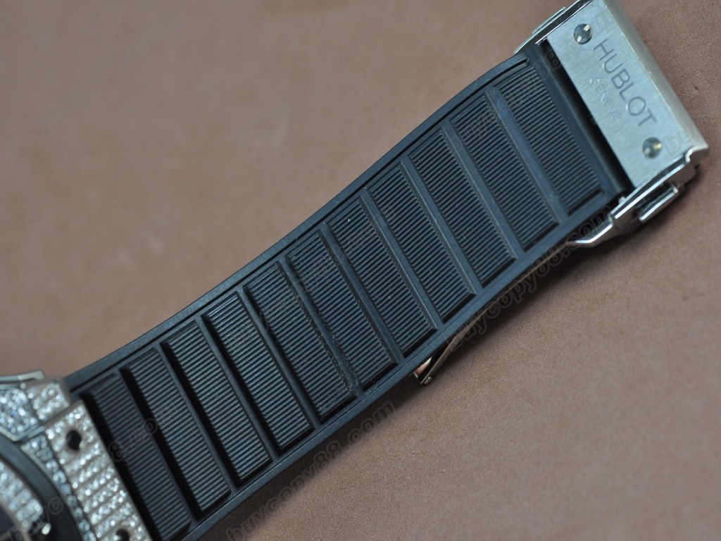 御博 【男性用】Big Bang King Power RU Black Asia7750自動機芯搭載.振頻每小時 28,800 次3