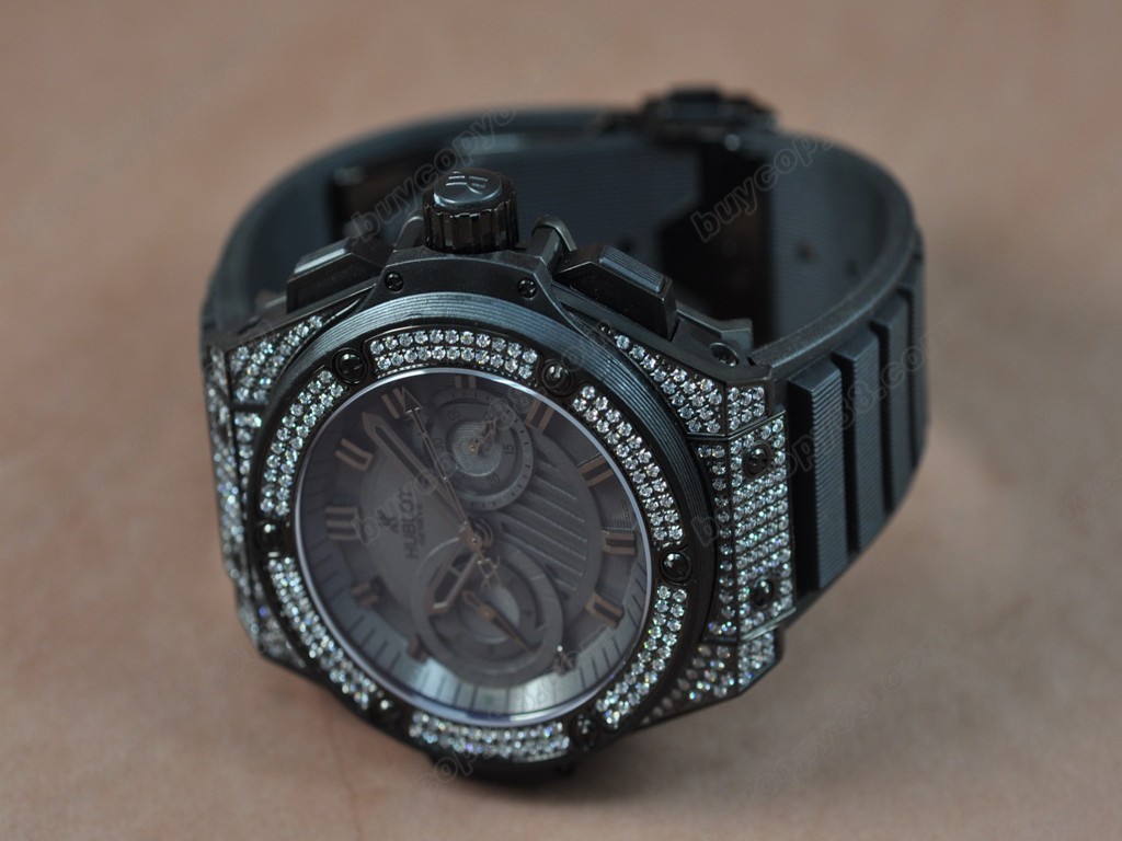 御博 【男性用】 Big Bang King Power PVD/RU/Diam Black Asia 7750 自動機芯搭載.振頻每小時 28,800 次3