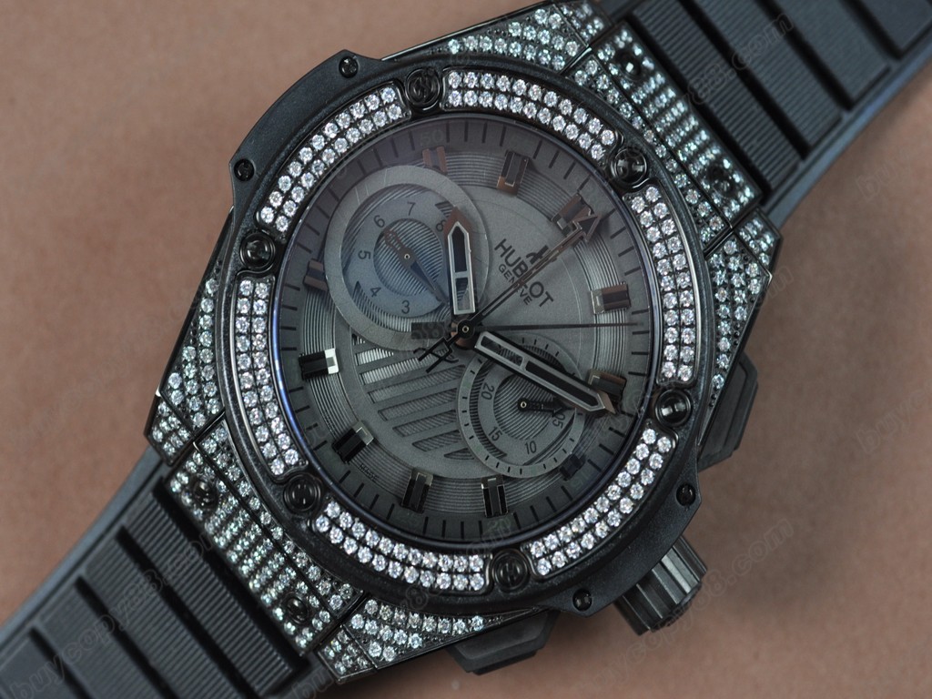 御博 【男性用】 Big Bang King Power PVD/RU/Diam Black Asia 7750自動機芯搭載. 振頻每小時 28,800 次1