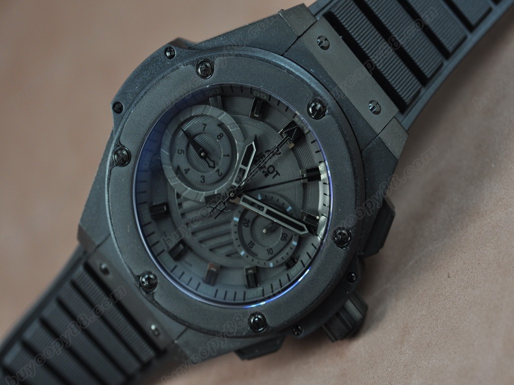 御博 【男性用】Big Bang King Power PVD/RU Black Asia 7750 自動機芯搭載.振頻每小時 28,800 次1