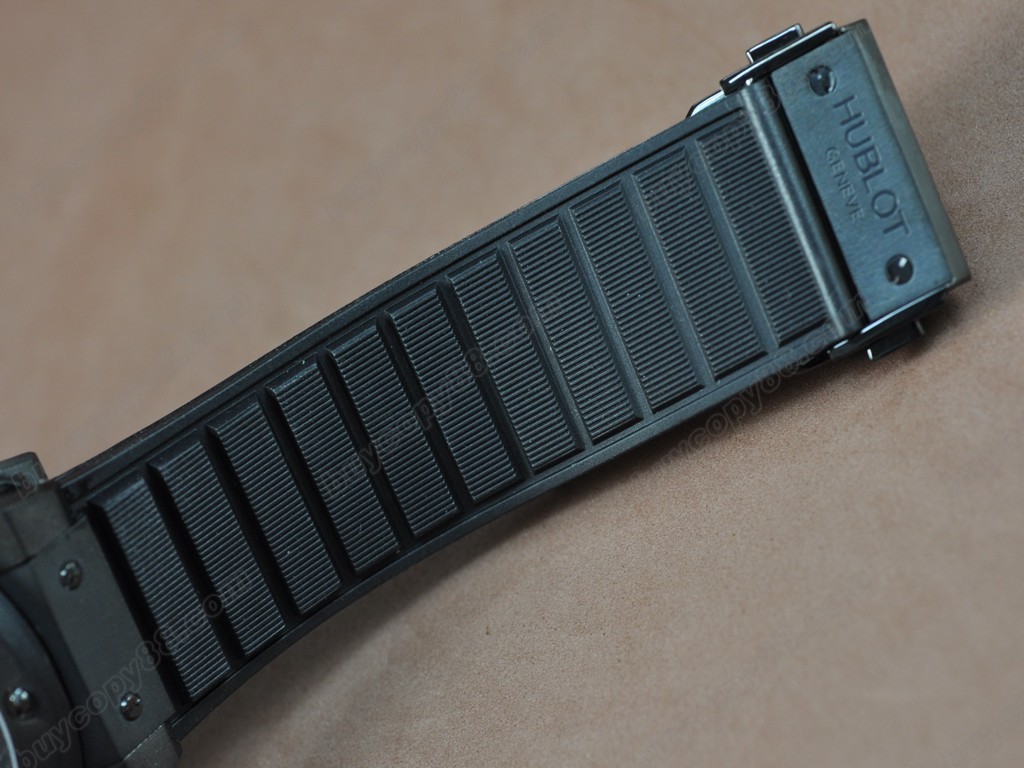 御博 【男性用】Big Bang King Power PVD/RU Black Asia 7750 自動機芯搭載.振頻每小時 28,800 次6