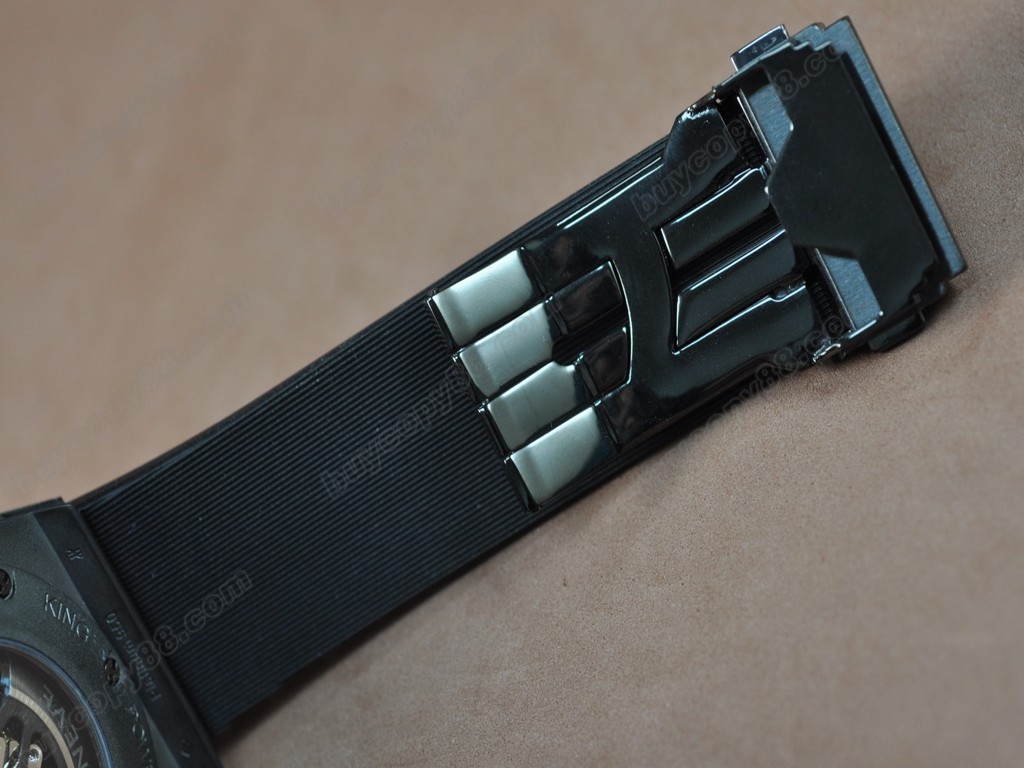 御博 【男性用】Big Bang King Power PVD/RU Black Asia7750 自動機芯搭載.振頻每小時 28,800 次7