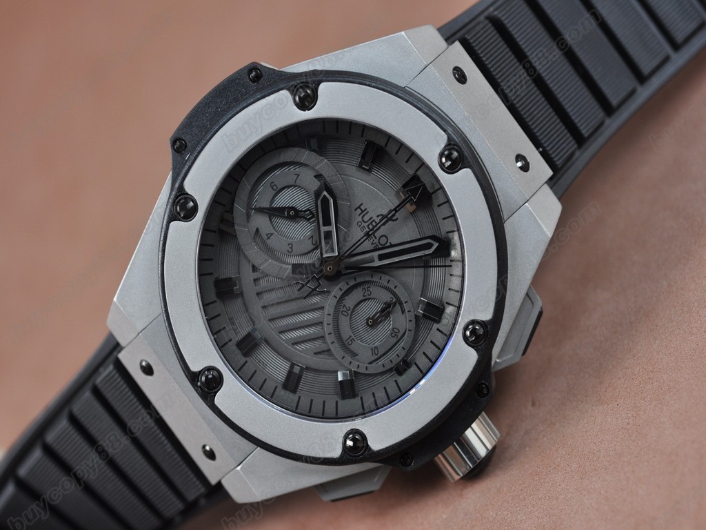 御博 【男性用】 Big Bang King Power SS/RU Black Asia 7750 自動機芯搭載.振頻每小時 28,800 次1