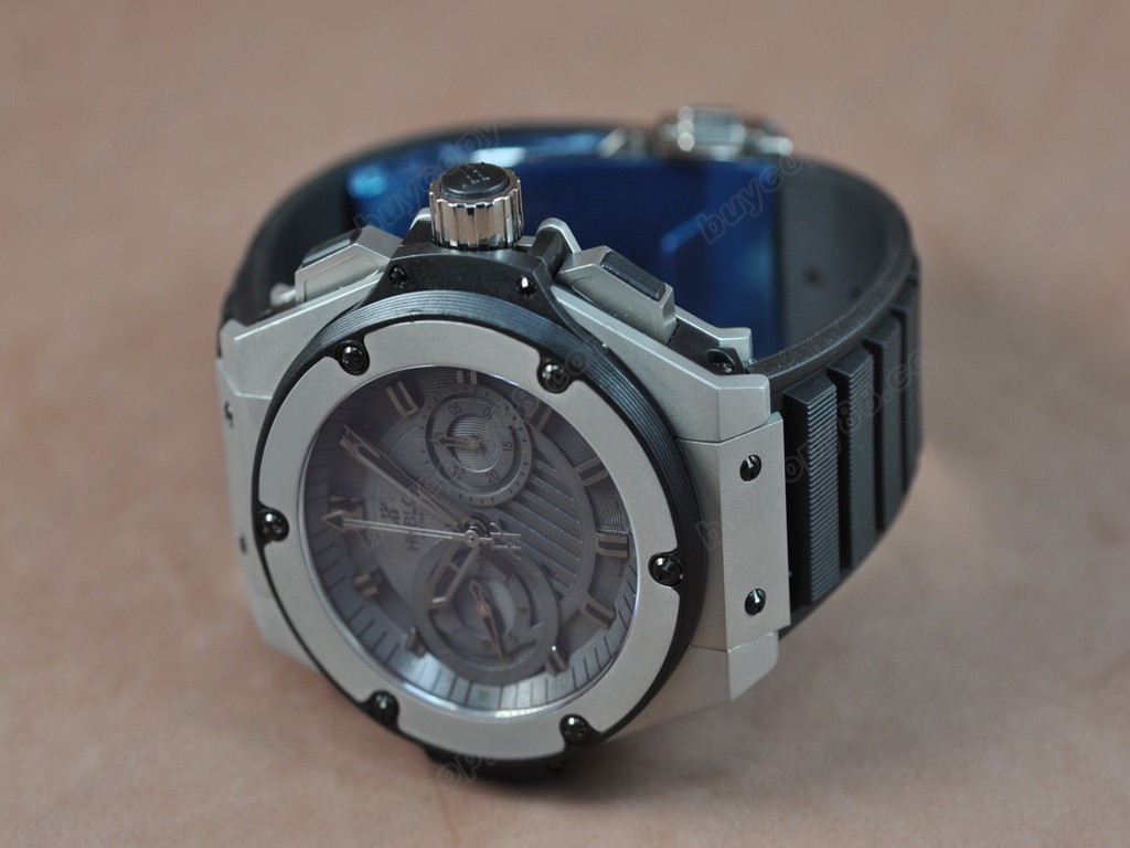 御博 【男性用】 Big Bang King Power SS/RU Black Asia 7750 自動機芯搭載.振頻每小時 28,800 次2