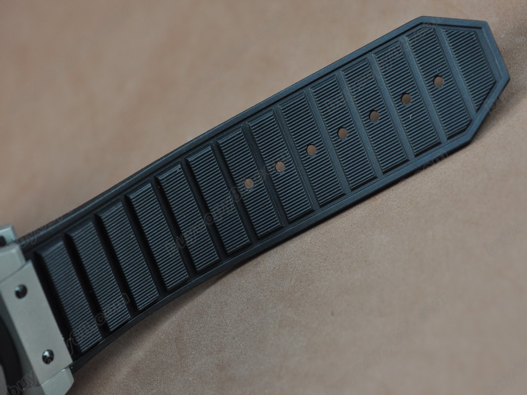 御博 【男性用】 Big Bang King Power SS/RU Black Asia 7750 自動機芯搭載.振頻每小時 28,800 次7